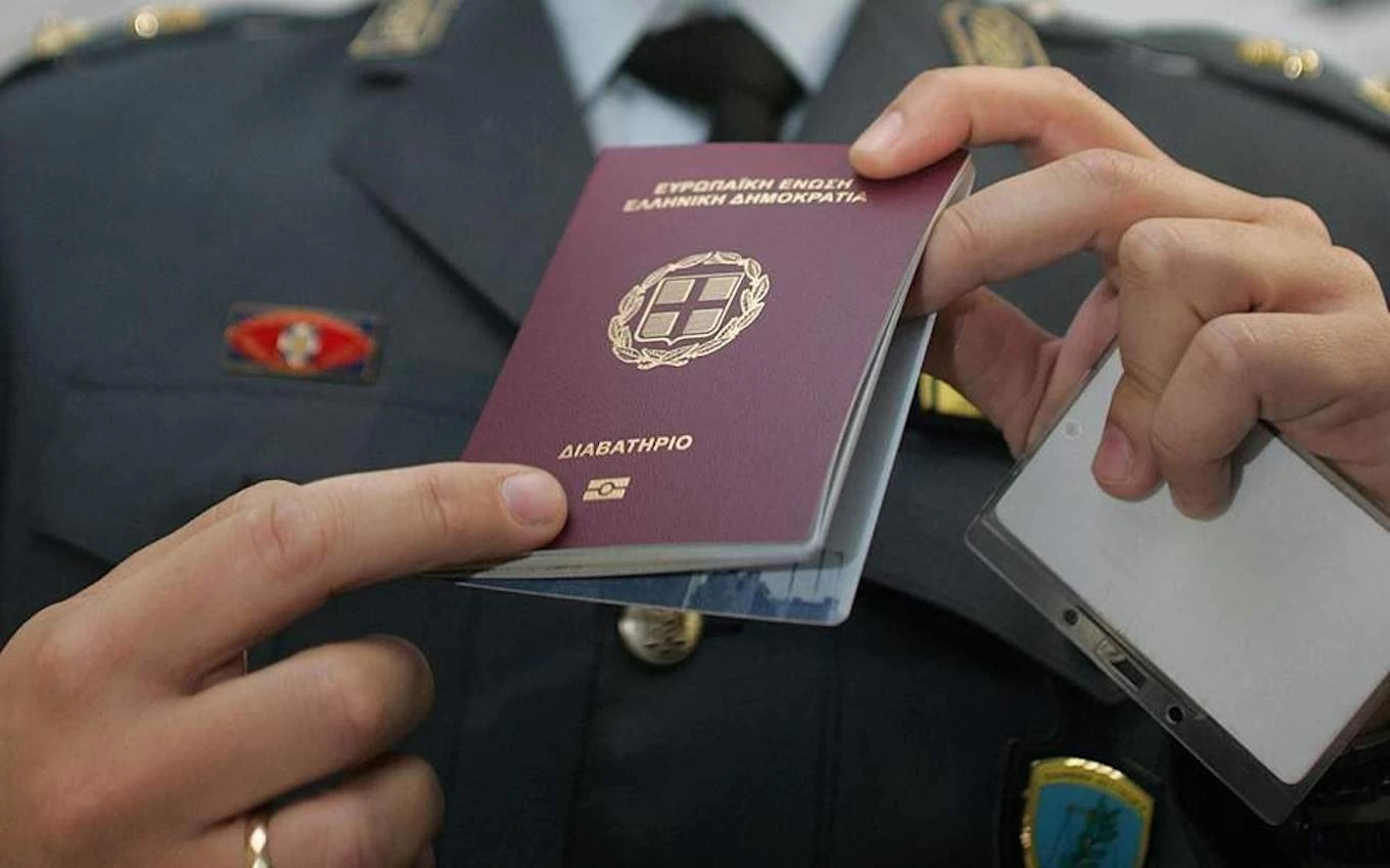 «Κατακλυσμός» ελληνοποιήσεων Αλβανών – Σε οκτώ χρόνια 200 χιλιάδες πήραν την ελληνική υπηκοότητα!